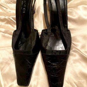 Gucci Classic black double G fabric and leather evening shoes.